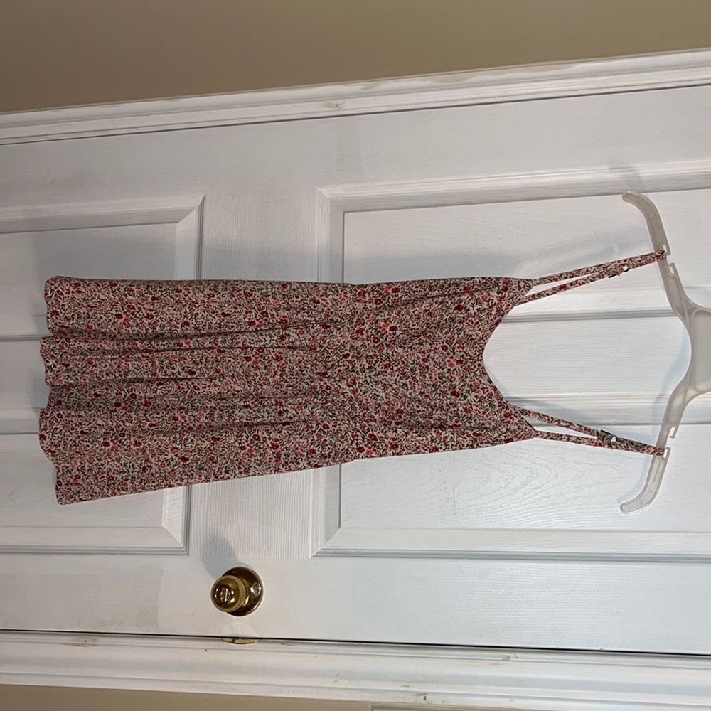 Selling floral summer dress —very good condition